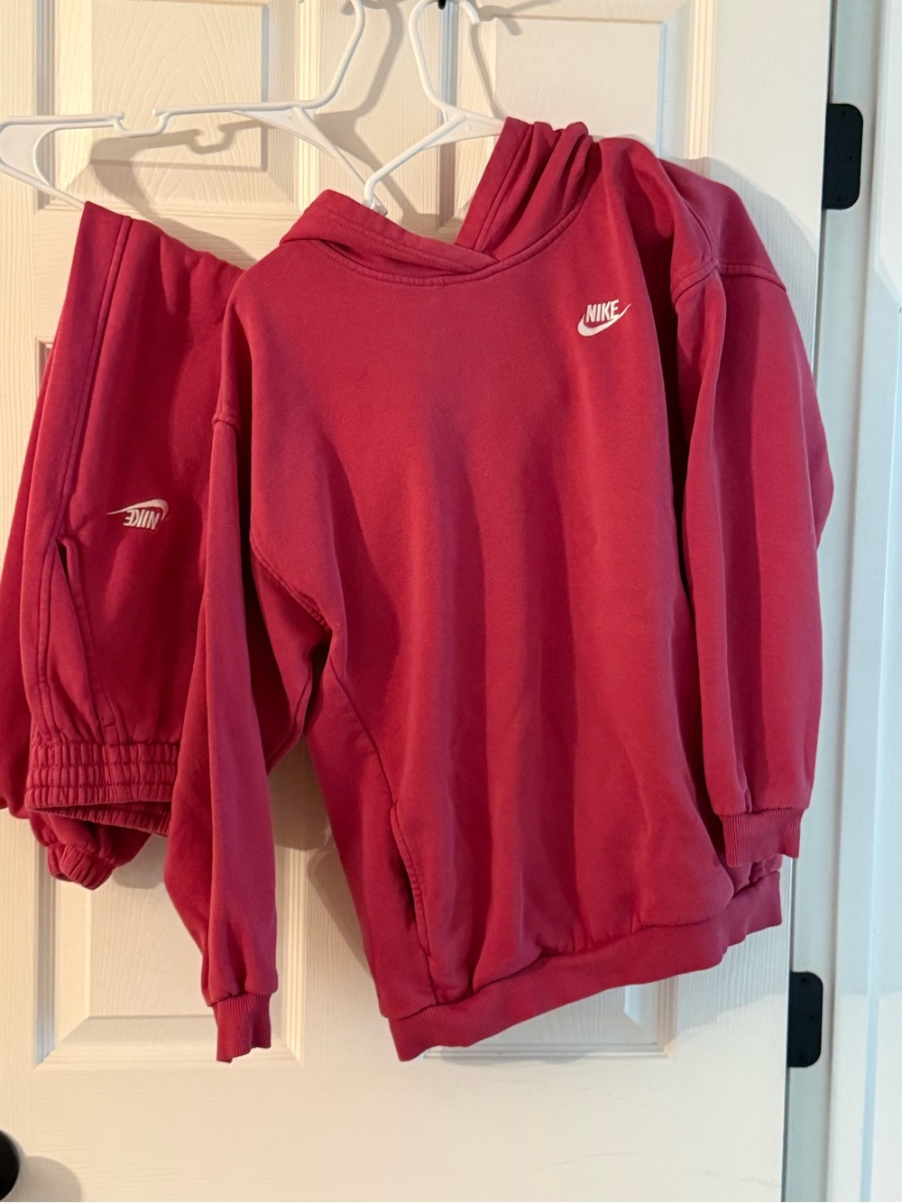 Nike Kids'  pink Hoodie - Classic Logo Pullover and joggers
